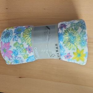 One IKEA BARBRO Soft Fleece Throw Blanket.